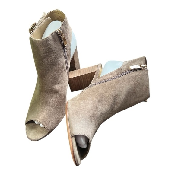 Vaneli Vero Quoio Bisa Peep Toe Booties Tan With Block Heel Size 8.5 - Picture 1 of 9